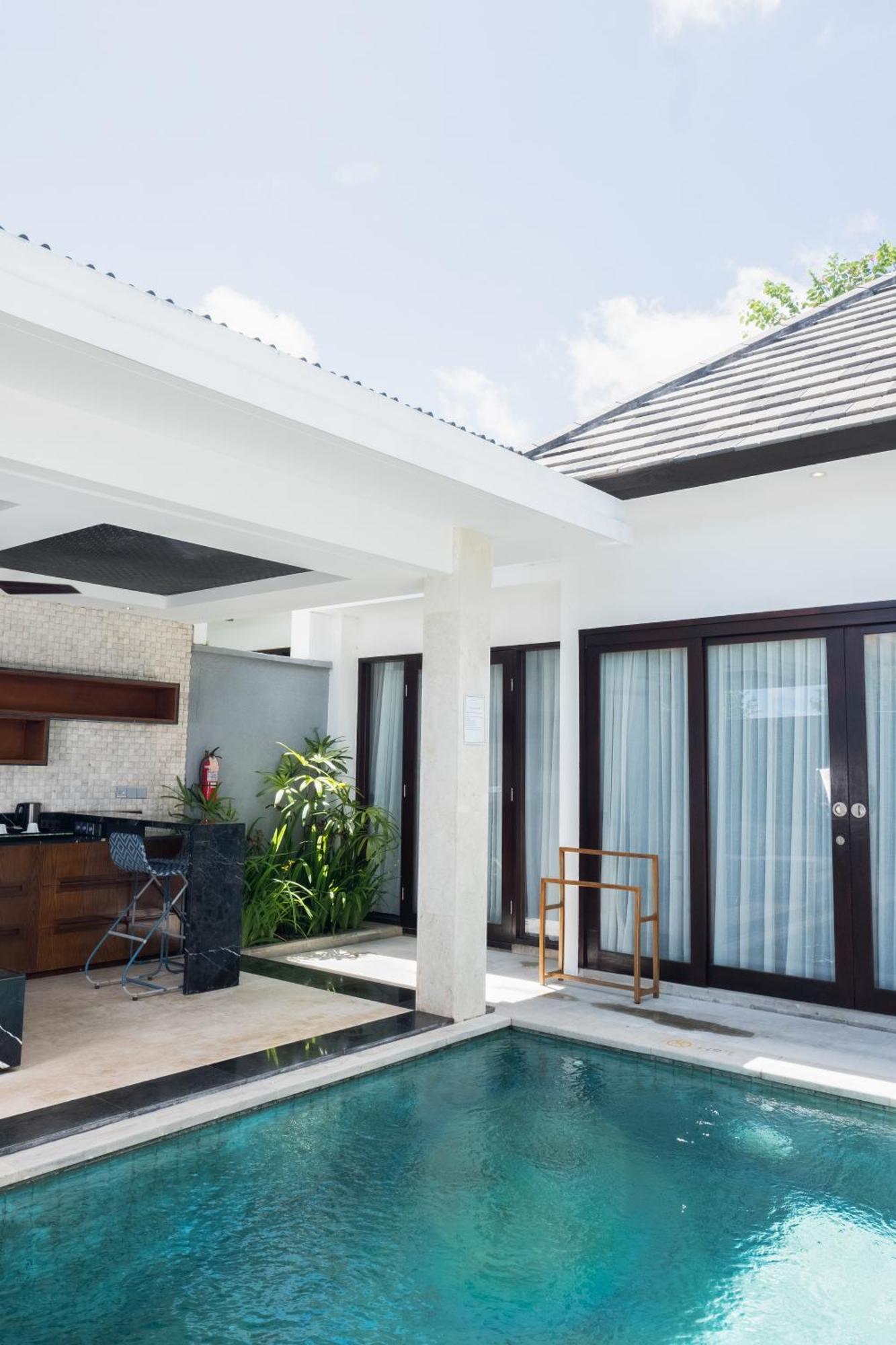 Prasana Villas By Arjani Resorts Улувату Экстерьер фото